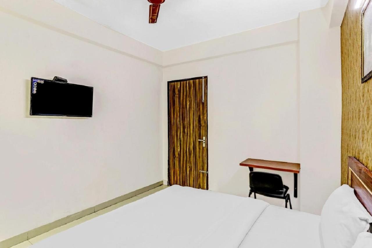 Hotel Villa View Noida Esterno foto