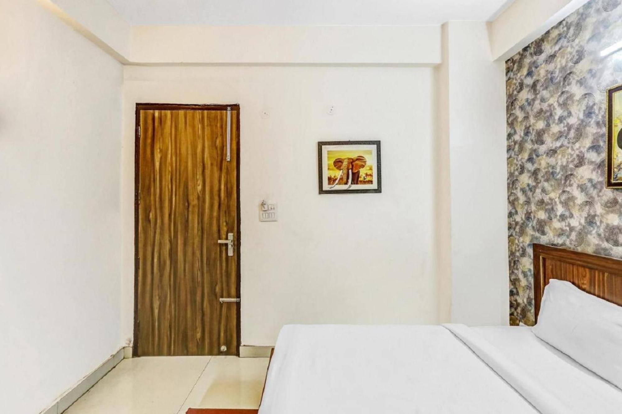 Hotel Villa View Noida Esterno foto