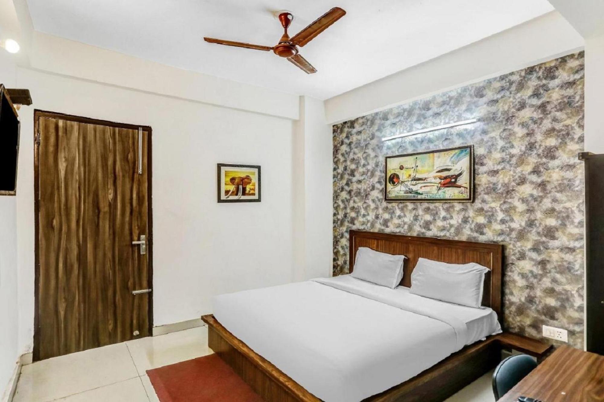 Hotel Villa View Noida Esterno foto