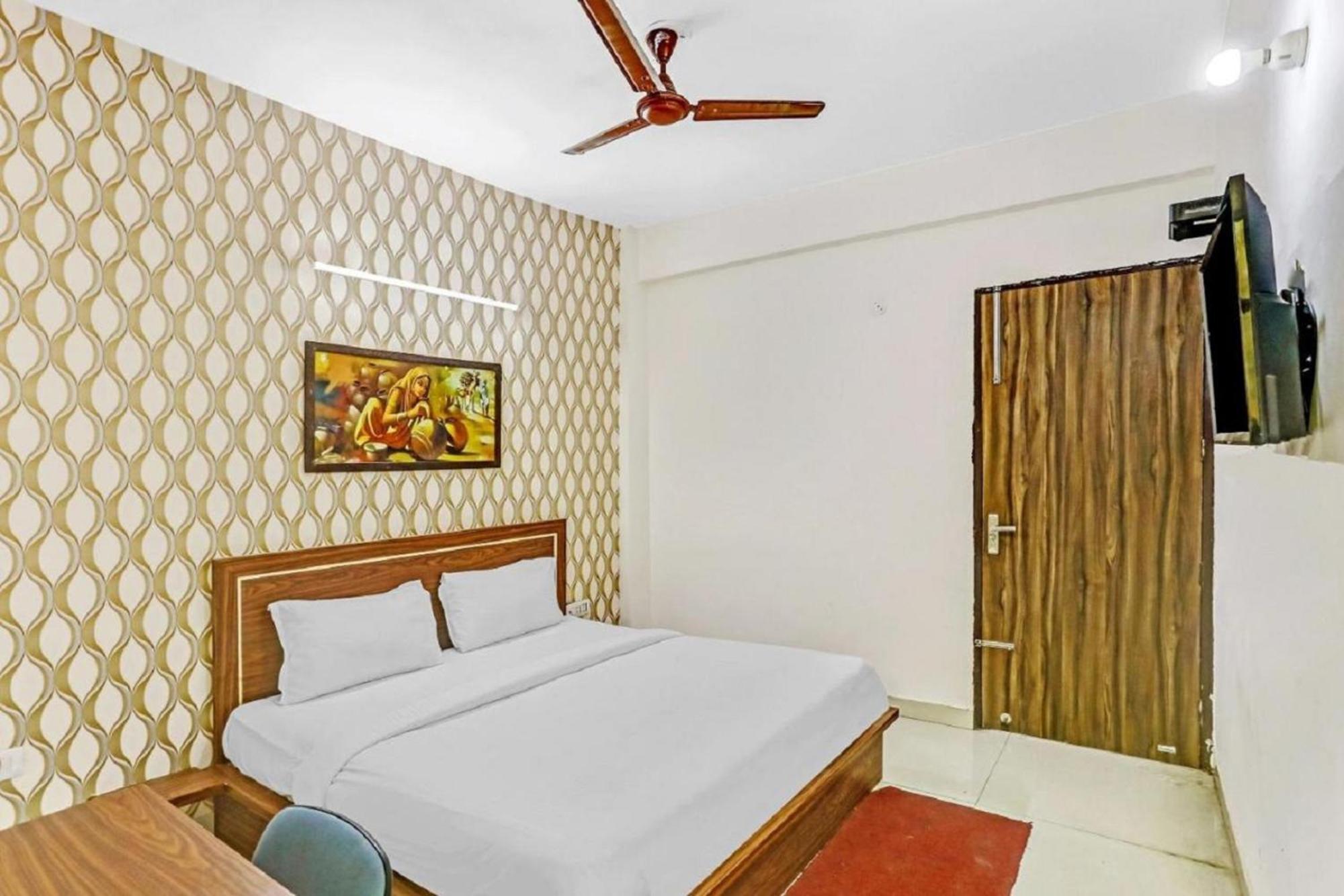 Hotel Villa View Noida Esterno foto